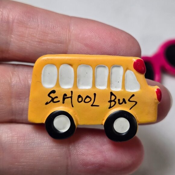 Vintage 80s Novelty Resin Pins Girl With Bunny School Bus Sunglasses Lot of 3 - Picture 4 of 10